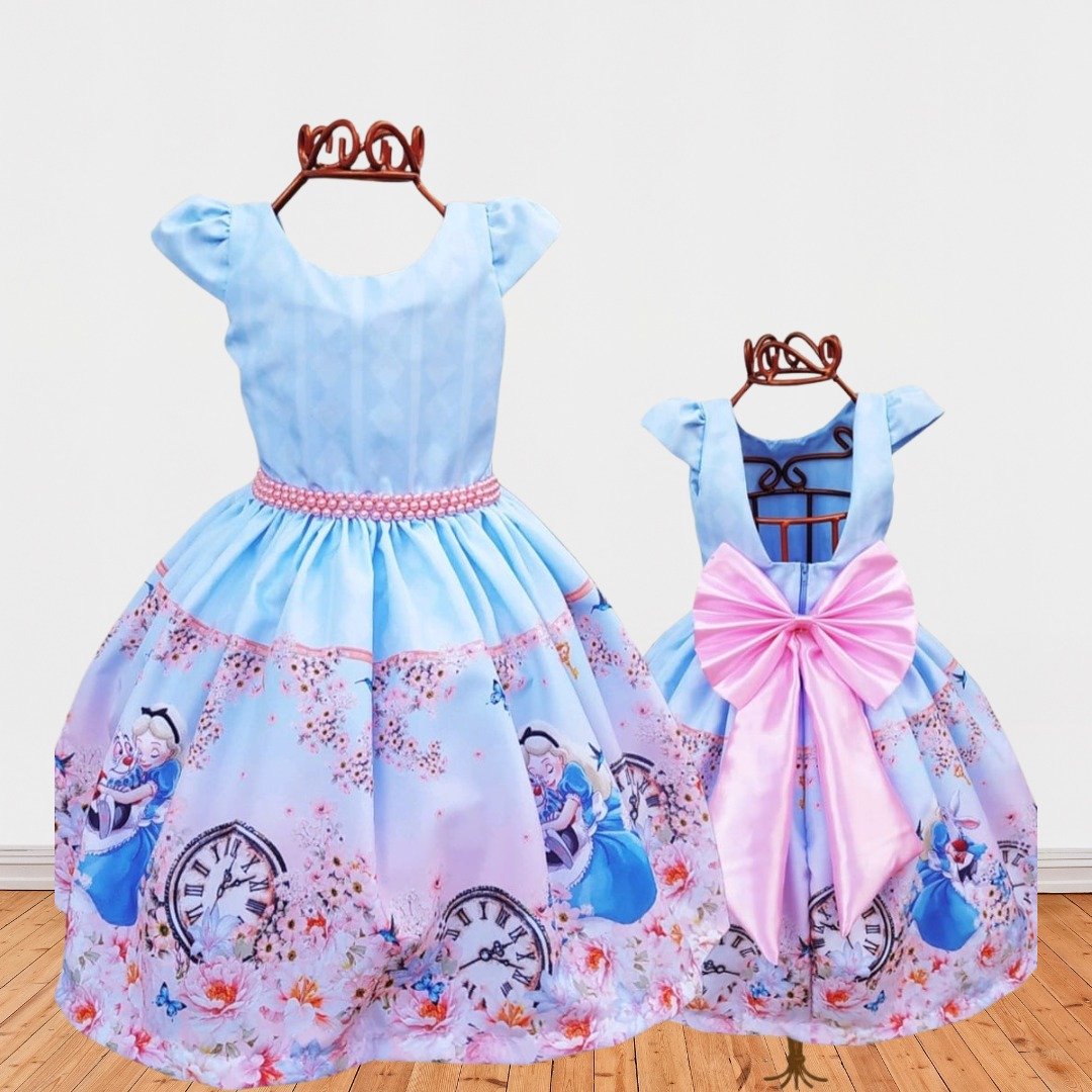 Roupa alice no pais fashion das maravilhas